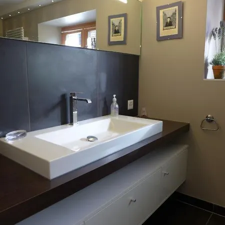 Sleeps 8 * Arveyes