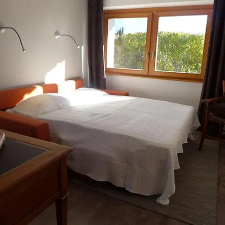 Sleeps 8 * Arveyes