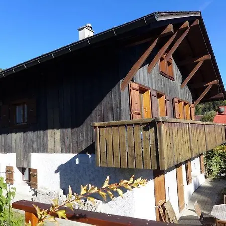 Sleeps 8 Holiday home *